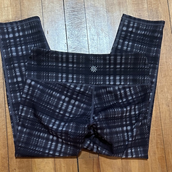 Athleta Black and Gray cropped Patterned Leggings - Picture 3 of 3